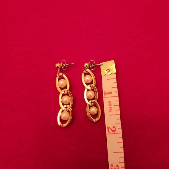 Avon Vintage Signed Gold Plated Pearl Dangle Earrings - Picture 2 of 2